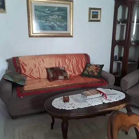 Oda ve Kahvaltı Nidra La Maddalena